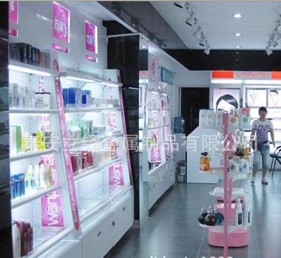 化妆品货架与展示柜定制指南 优质选择与质量保证
